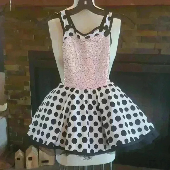 Soft pink sequin and polka-dot dance costume - Picture 1 of 3